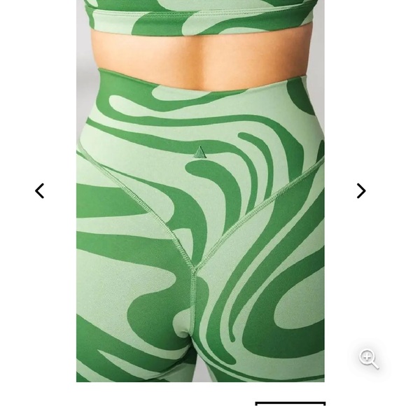 Balance Athletica Vitality X Cosmopolitan the ascend pant in botanical green - Picture 4 of 9